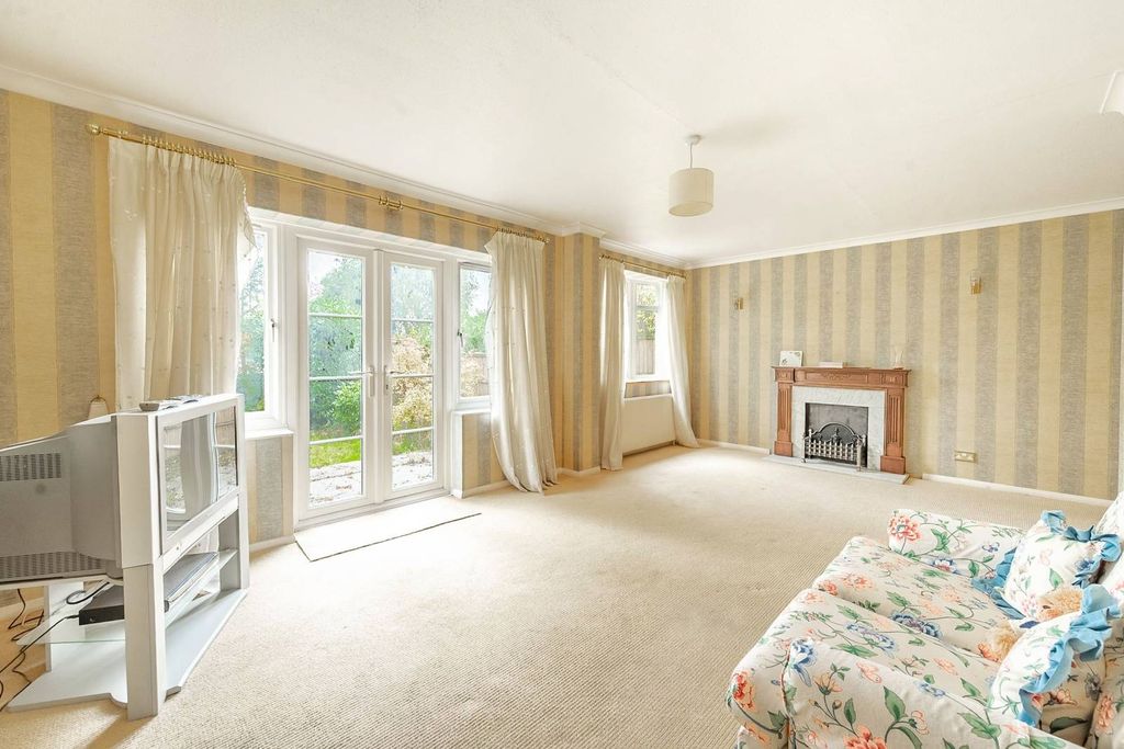 Property photo 3 of 16