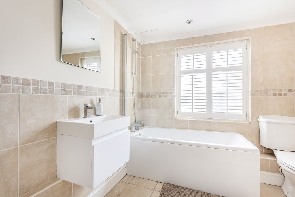 Property photo 3 of 7 Bathroom