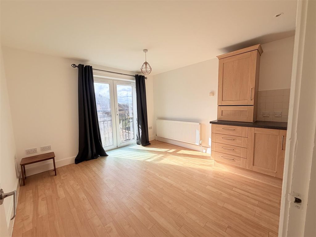 Property photo 3 of 11 Img_0682 (1).Jpeg