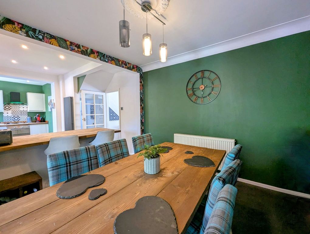 Property photo 3 of 33