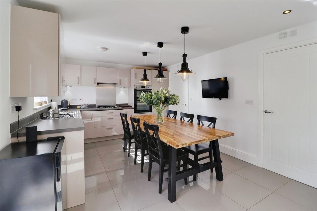 Property photo 2 of 25 2Fa4E5Be-Img_1490-Img_1492.Jpg