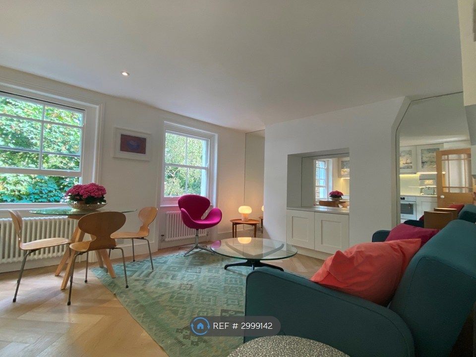Property photo 1 of 8 Living Room