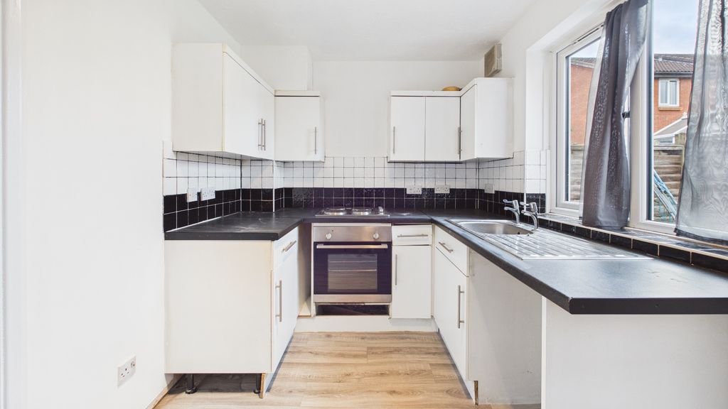 Property photo 3 of 13 5145276