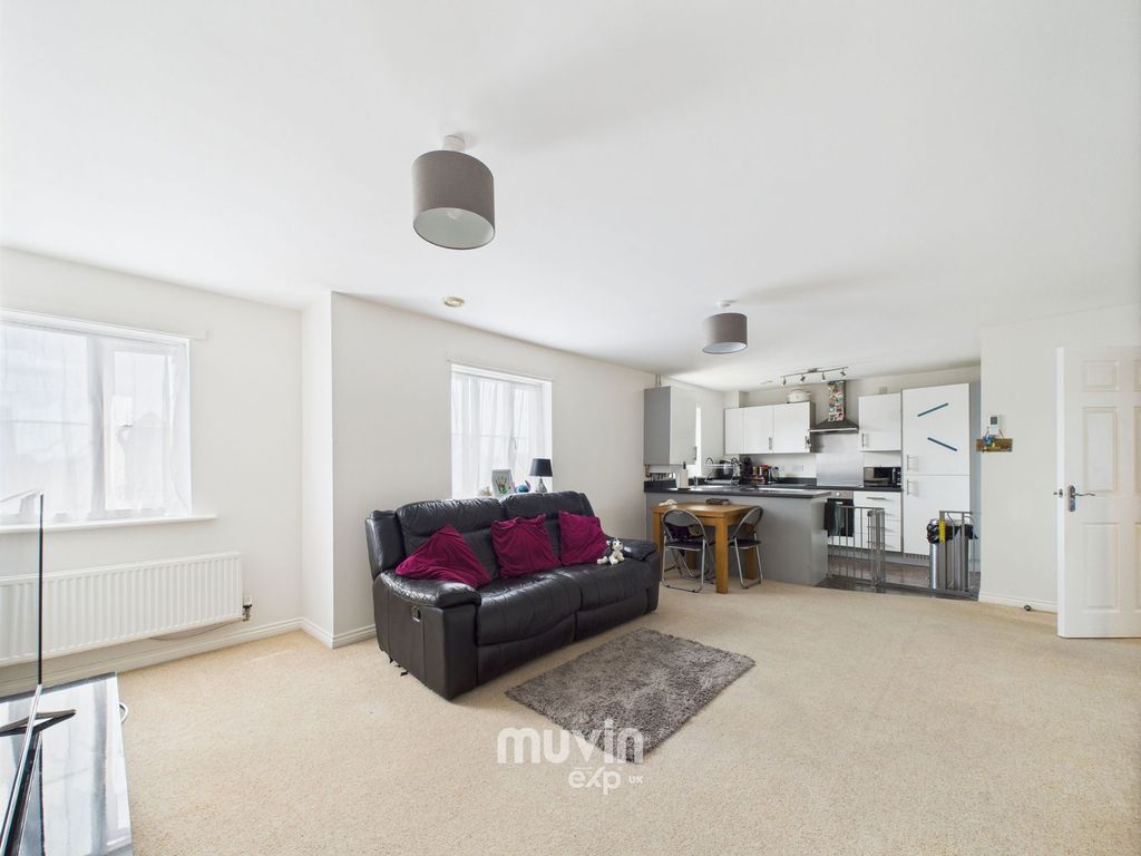 Property photo 2 of 9