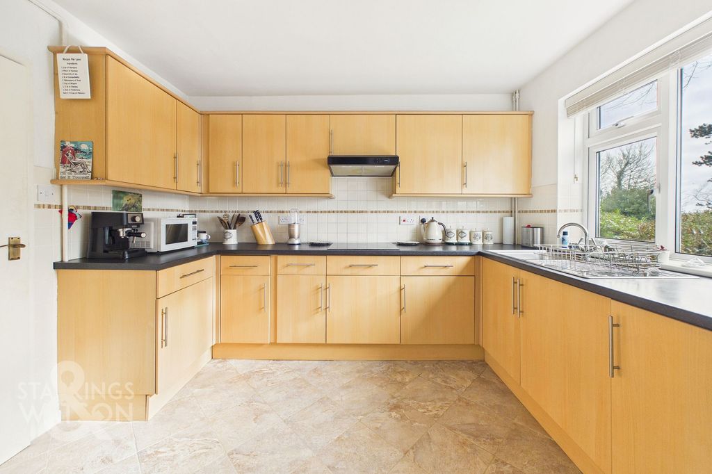 Property photo 3 of 36