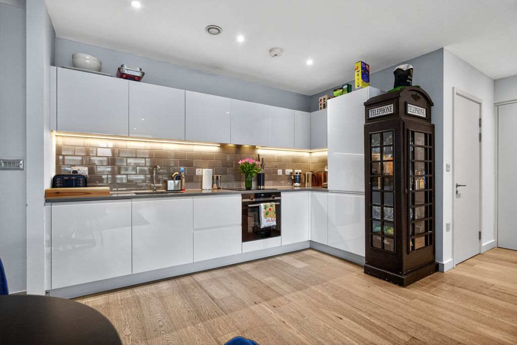 Property photo 3 of 20