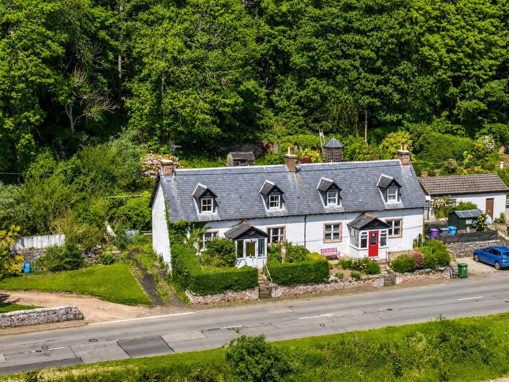 Property photo 3 of 20 2 Craigton Cottage Kirriemuir-3.Jpg