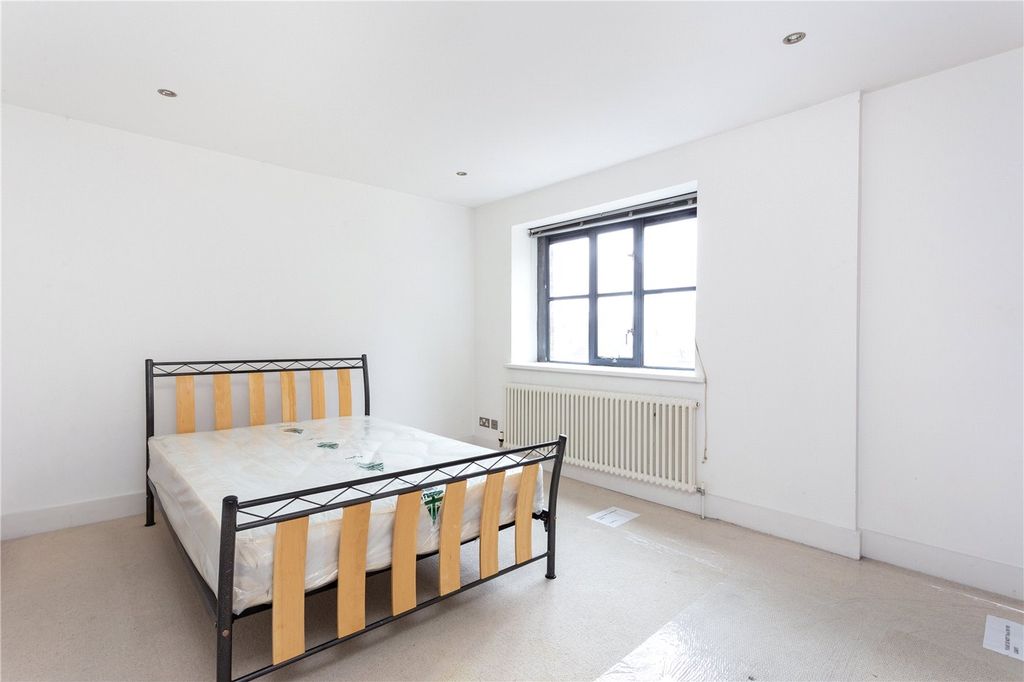 Property photo 3 of 10 Picture No. 02