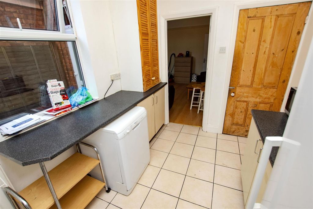 Property photo 3 of 13 Approach