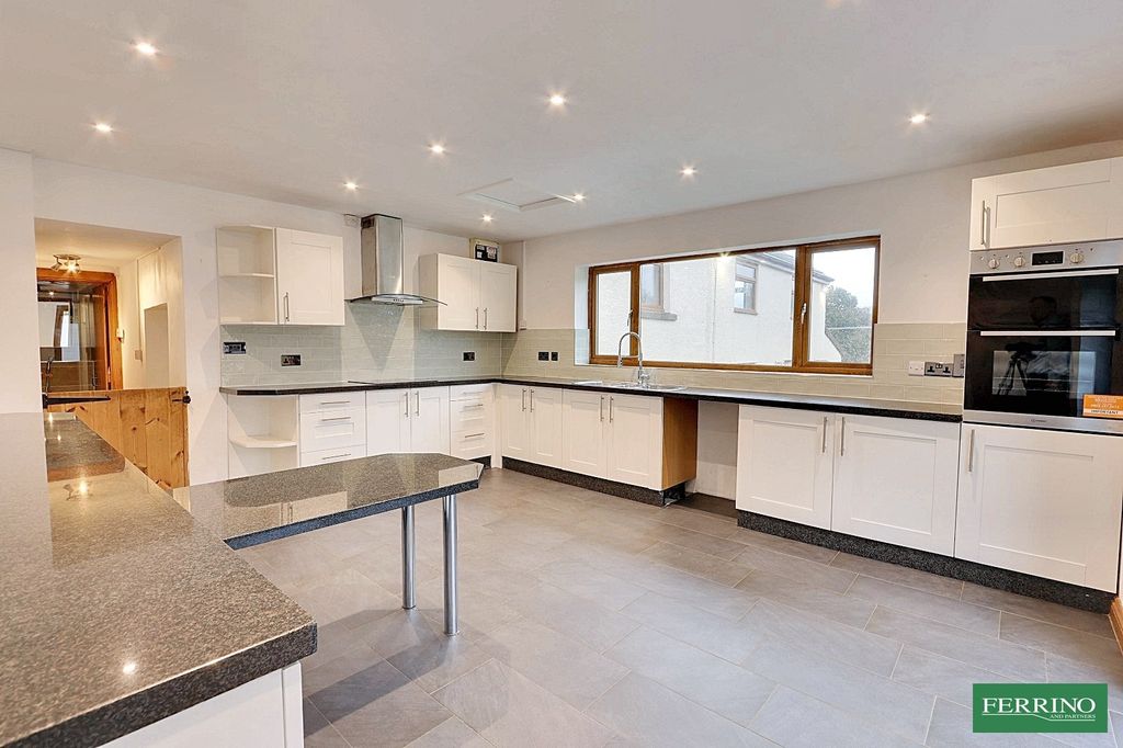 Property photo 3 of 26 Kitchen Breakfast Room