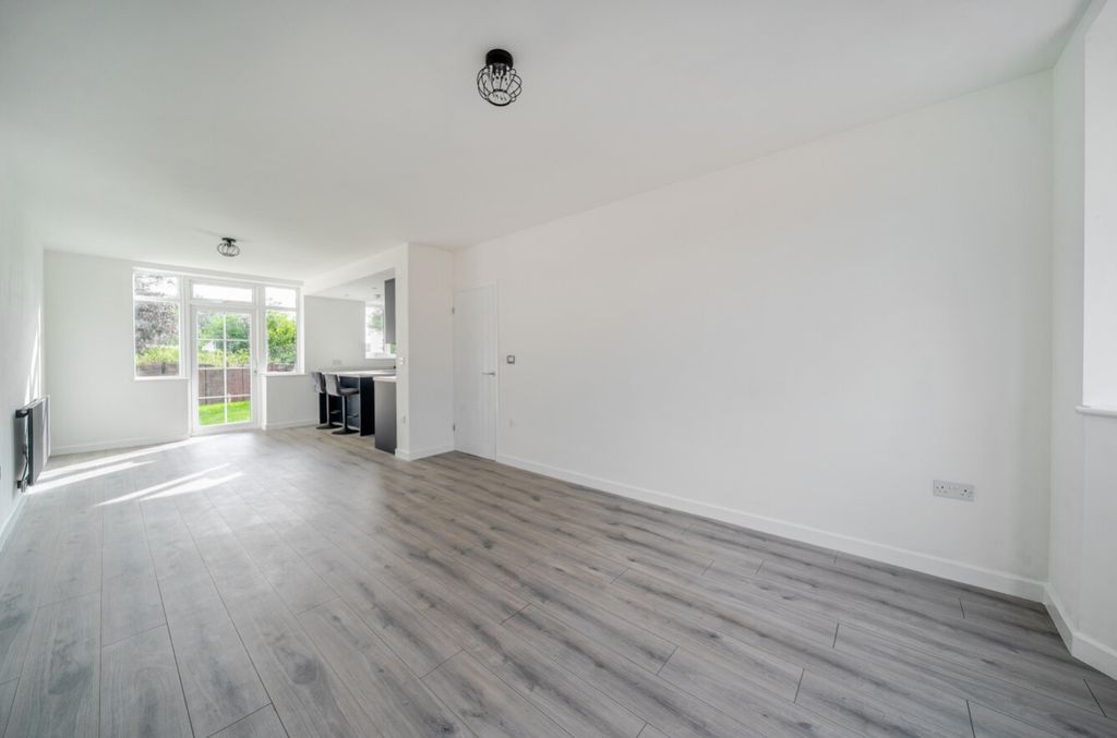 Property photo 3 of 23 1523159-13-1A0A995F794d6