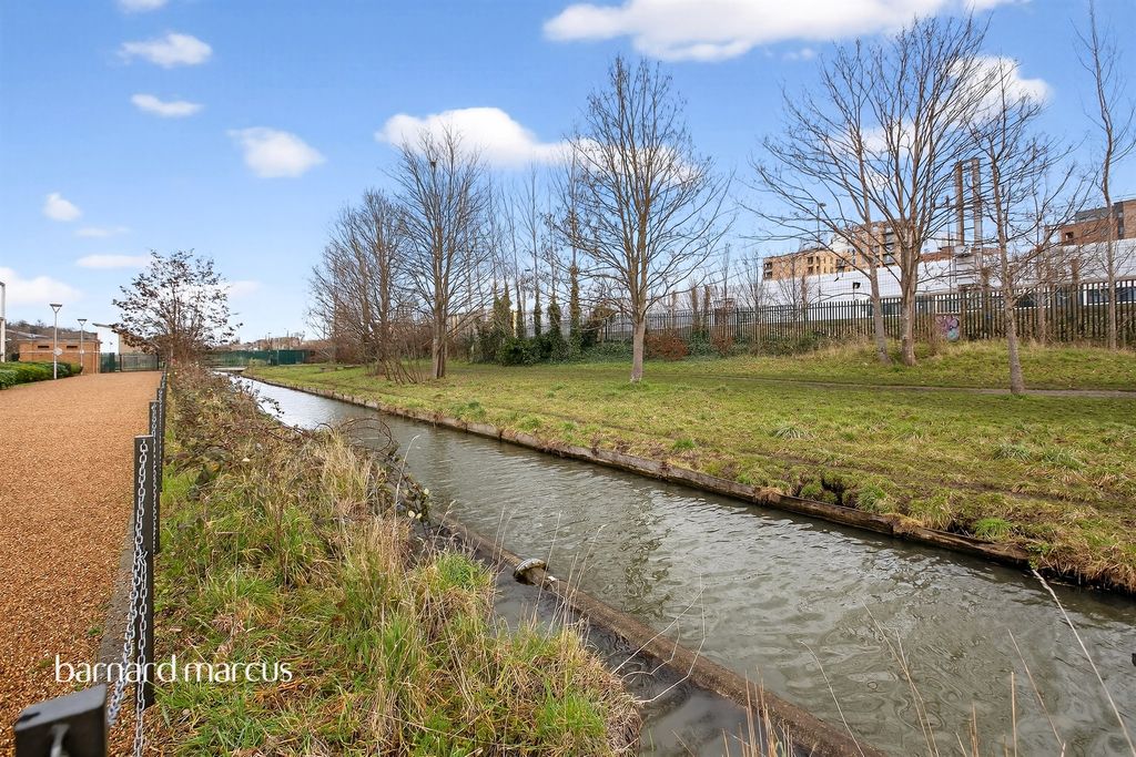 Property photo 3 of 14