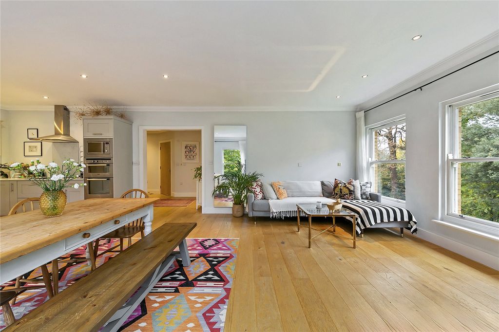 Property photo 3 of 21 Picture No. 02