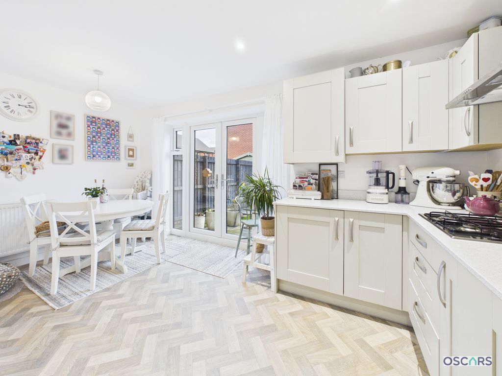 Property photo 1 of 21 Photo 10