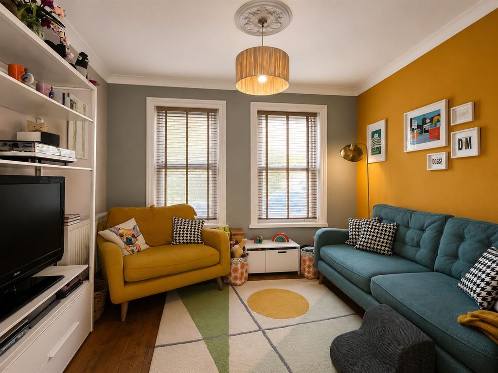 Property photo 3 of 18 1A11Ec99-8c3B-4007-8645-2A2ce195c05B.Png