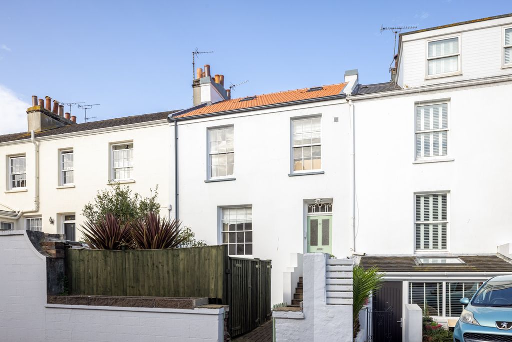 Property photo 1 of 20