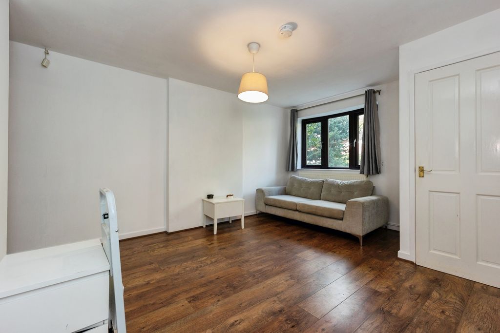 Property photo 3 of 22 Pbox-Img.Jpg