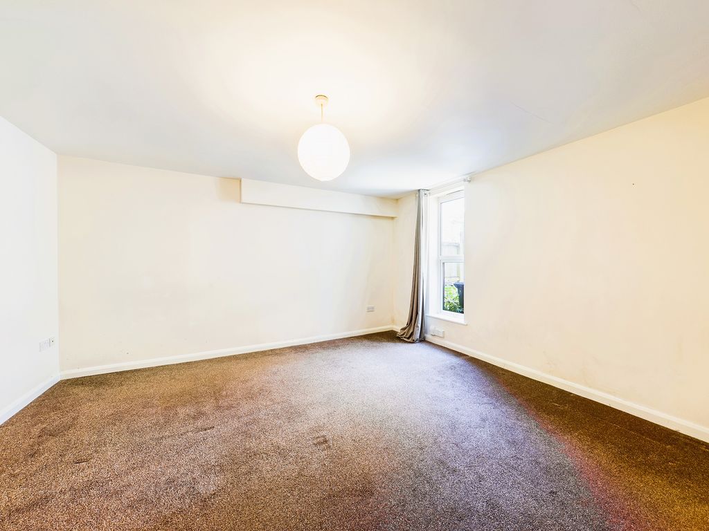 Property photo 2 of 4 Main Room