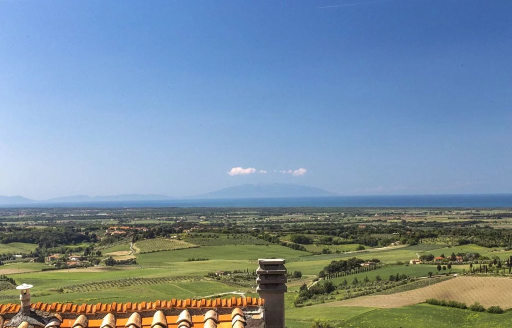 Property photo 2 of 24