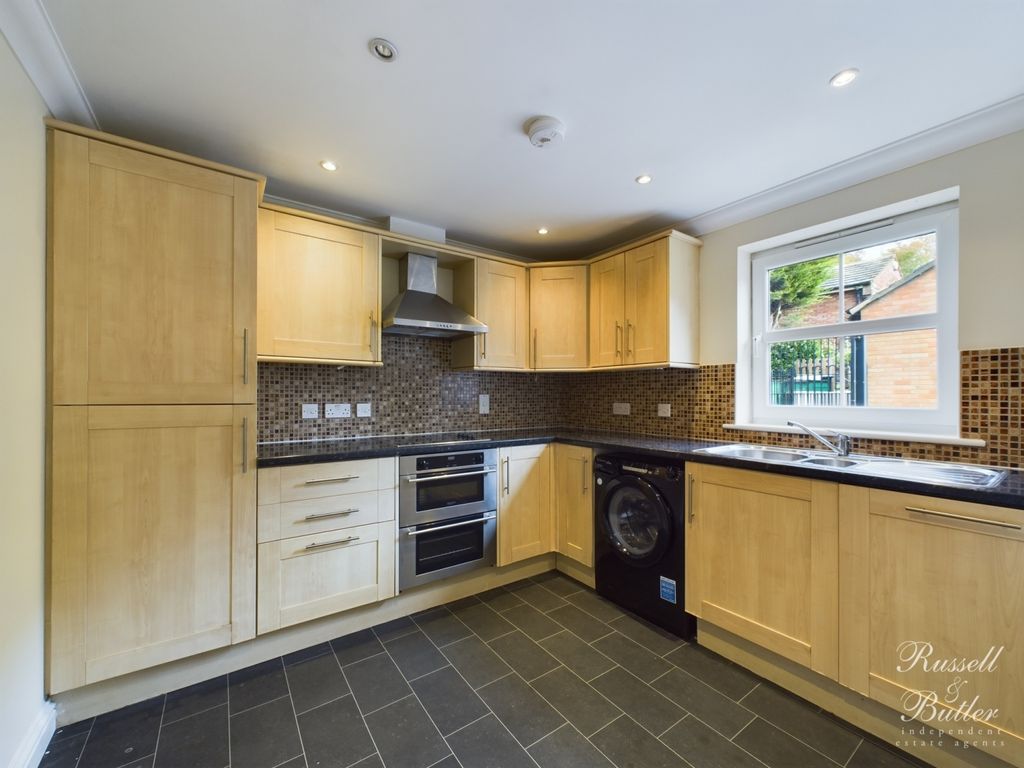 Property photo 3 of 10 Cam01995G0-Pr0108-Still013