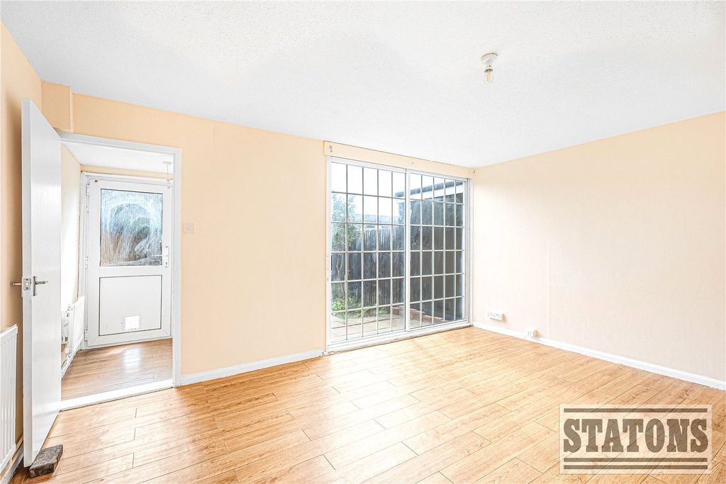 Property photo 2 of 13 Picture No. 16