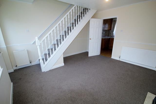 Property photo 3 of 8 Lounge