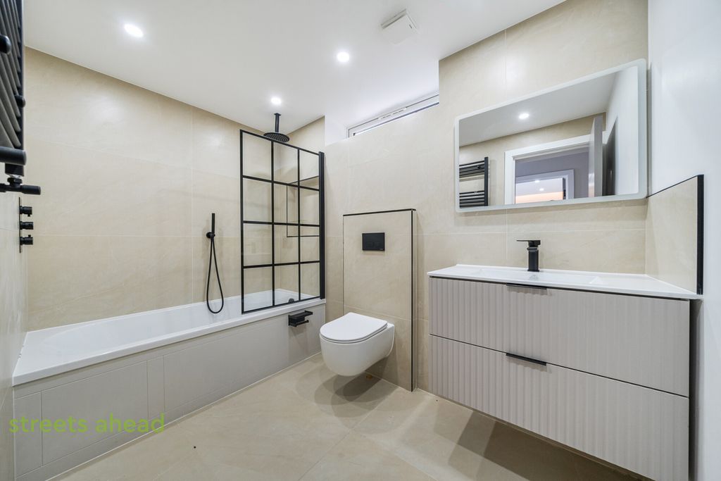 Property photo 2 of 9 2c8F0697-6F55-4E4...