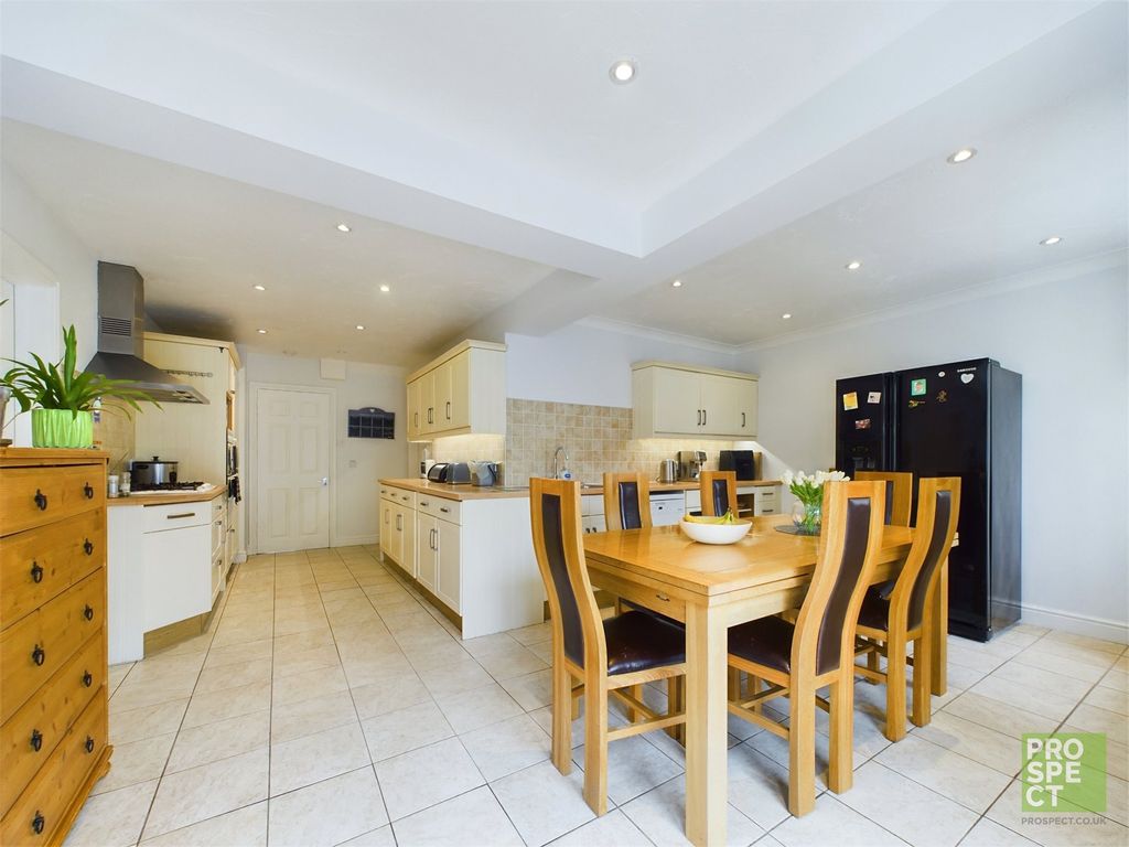 Property photo 2 of 19 Picture No. 39