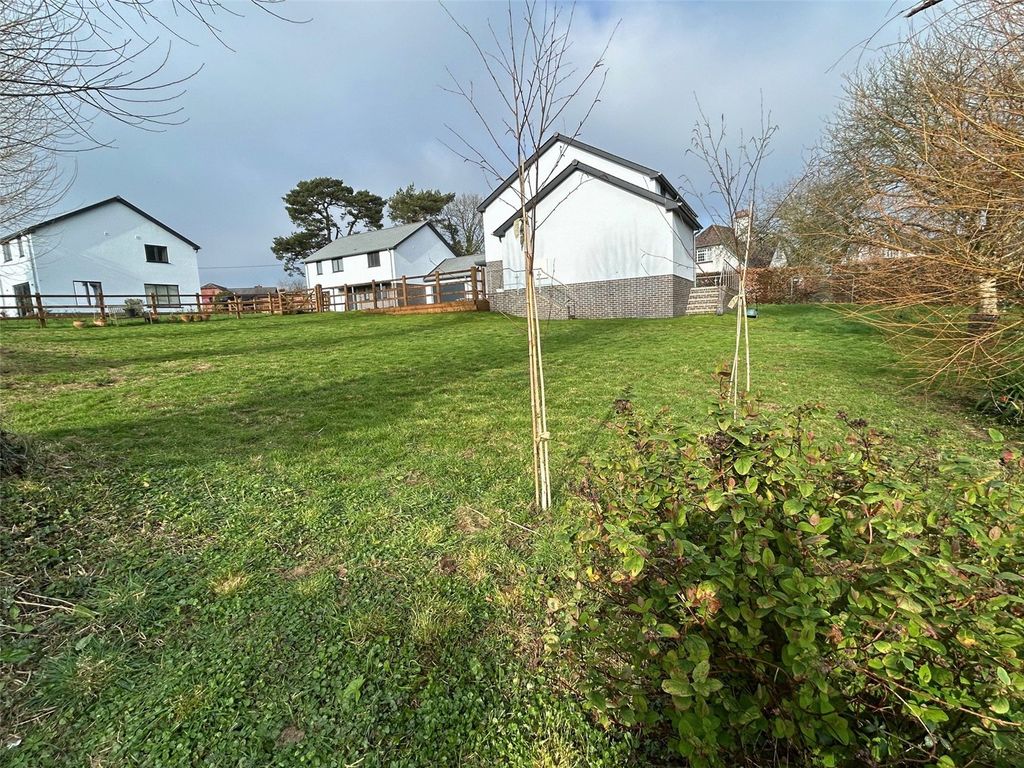 Property photo 2 of 16 Picture No. 27