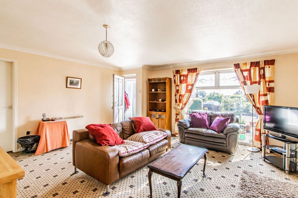 Property photo 3 of 13