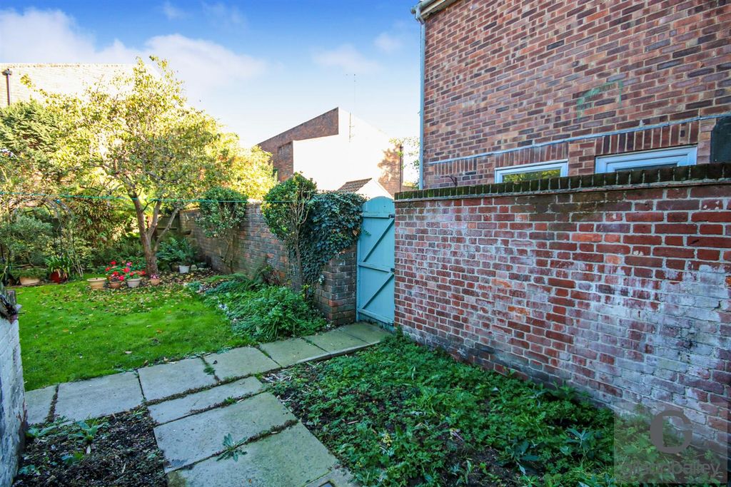 Property photo 3 of 8 Img_7663-2.Jpg