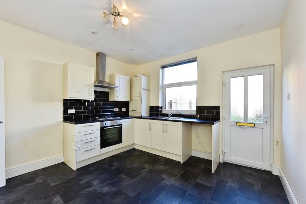 Property photo 3 of 19 Pbox-Img.Jpg