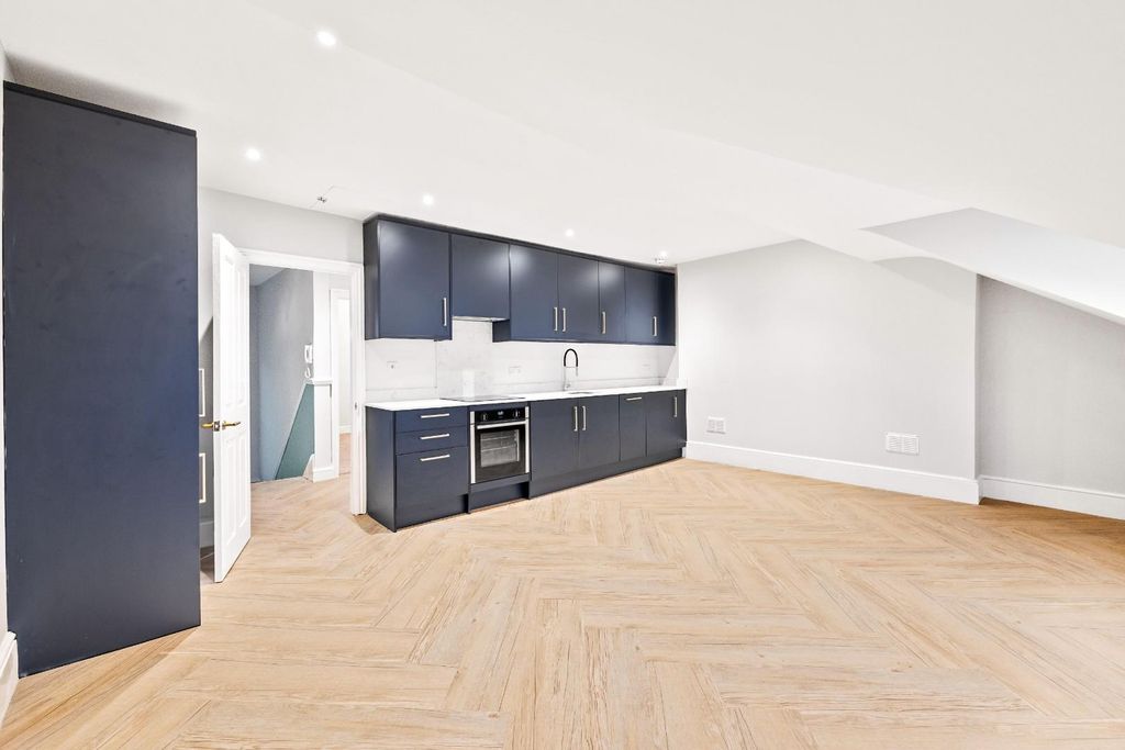 Property photo 2 of 25 6 Montpelier Terrace Navy Full Res-2.Jpg