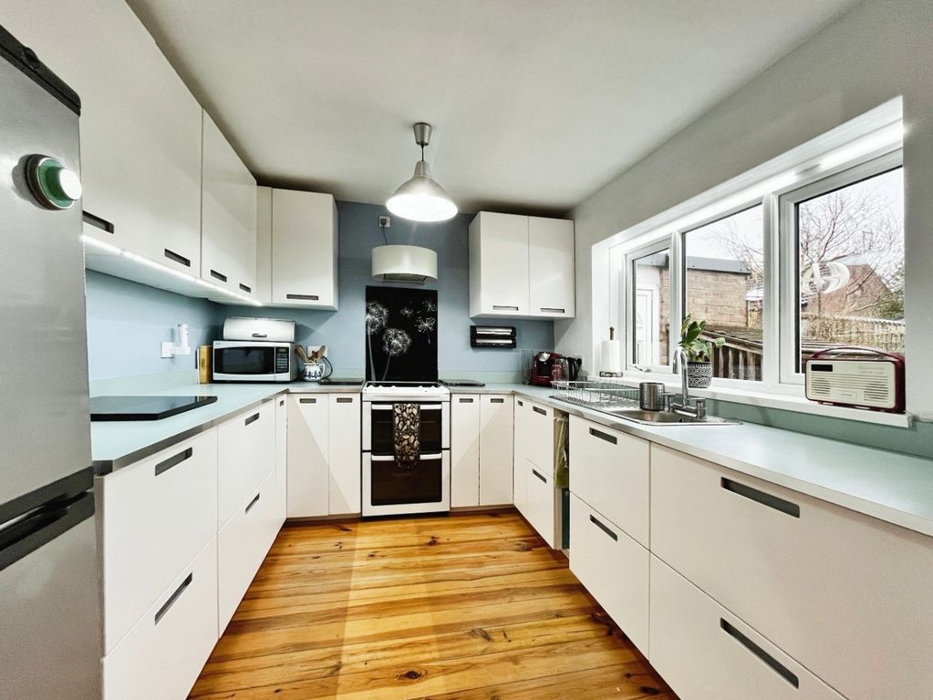 Property photo 2 of 33 3912655