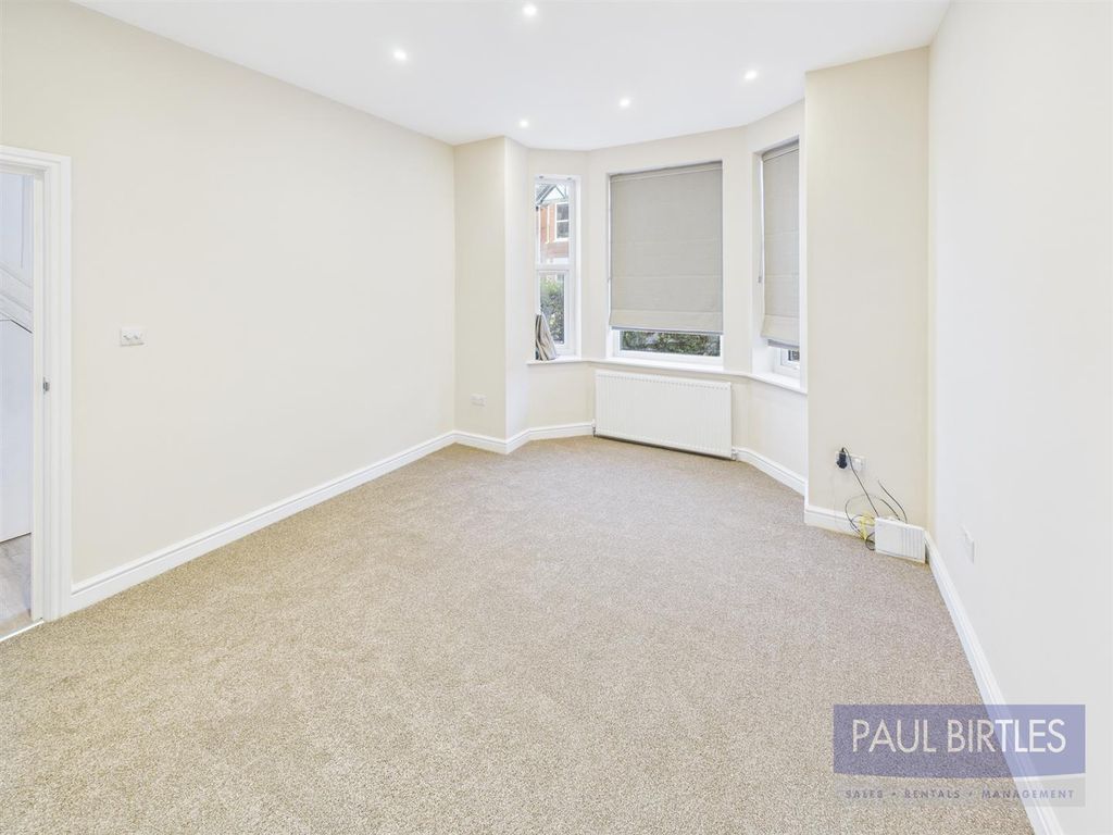 Property photo 2 of 27 Cam04378G0-Pr0247-Still027.Jpg