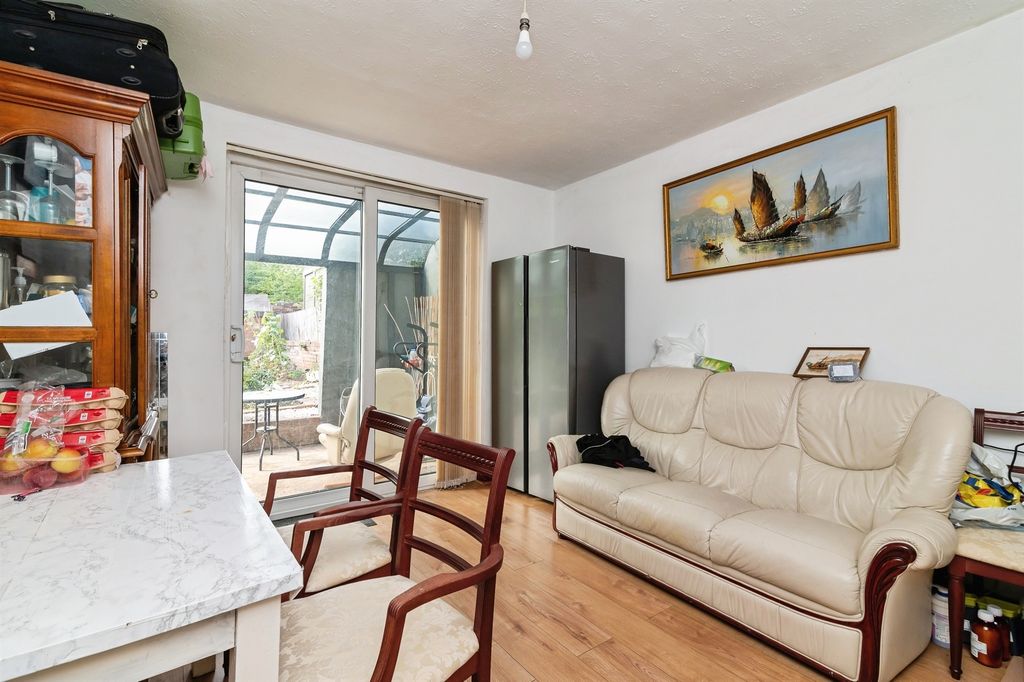Property photo 3 of 19