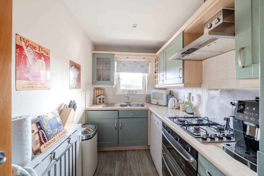 Property photo 3 of 11 1428902-12-69Bd65...