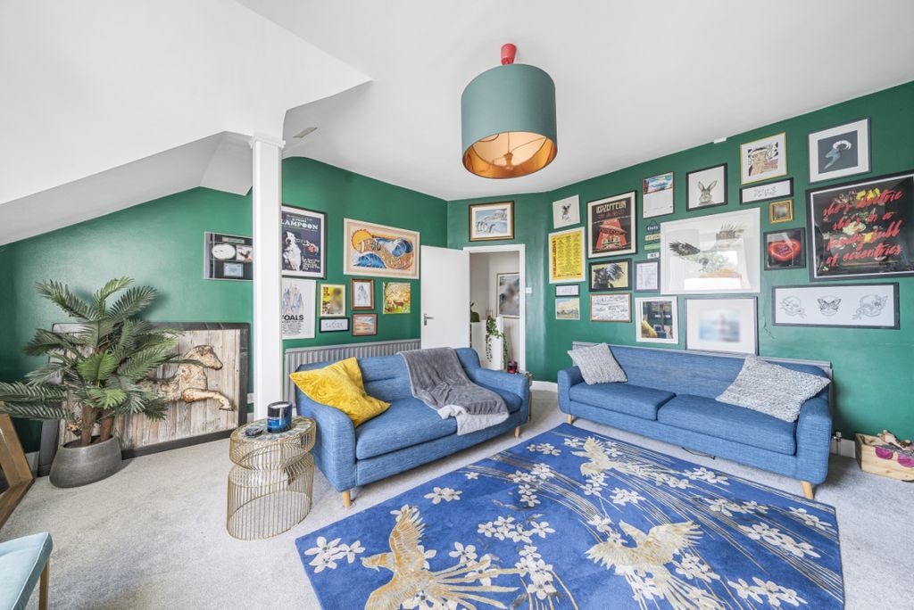 Property photo 1 of 9 995320 (3)