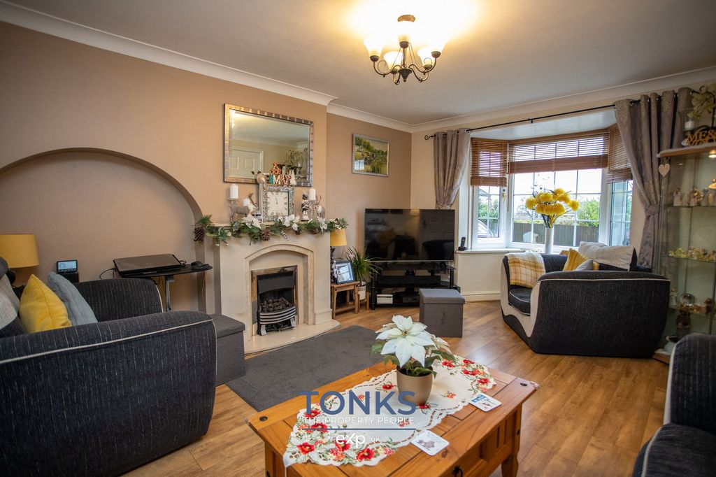 Property photo 3 of 21