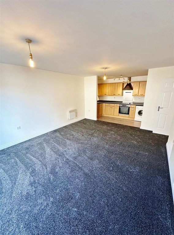 Property photo 3 of 10 Lounge