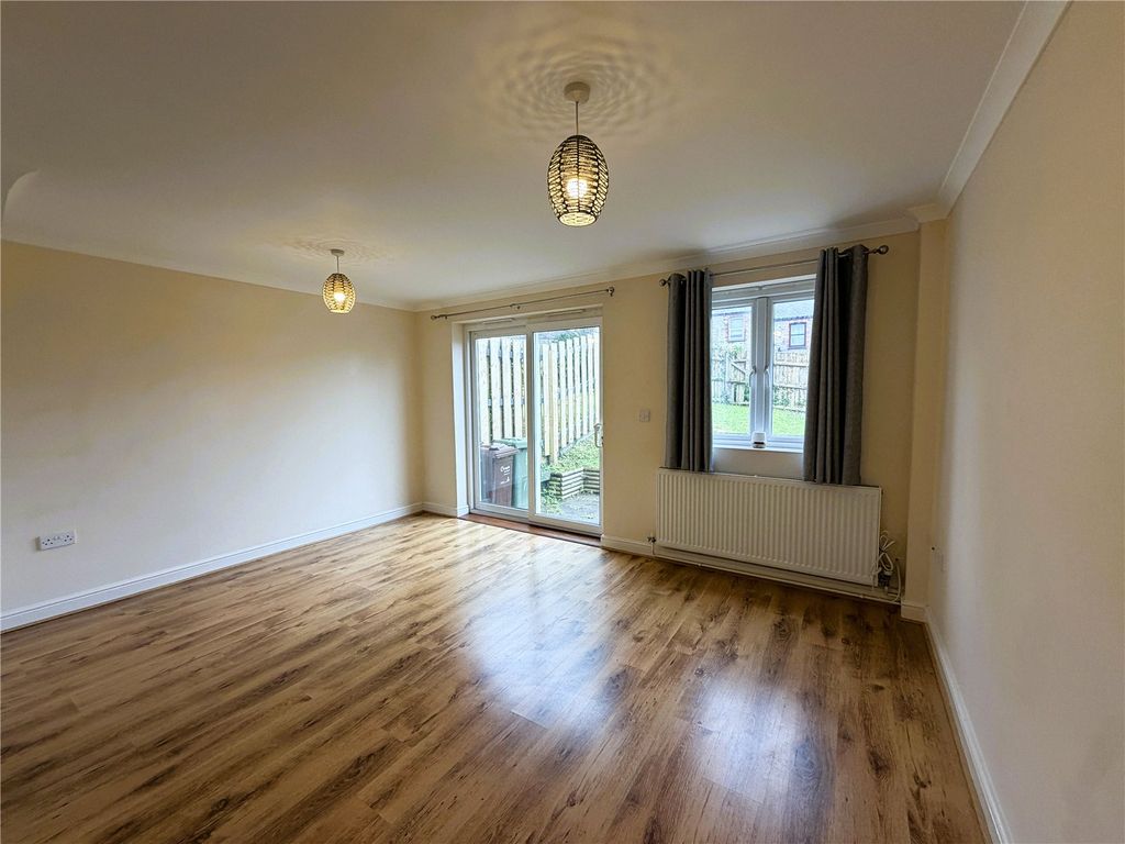 Property photo 3 of 18 Picture No. 06