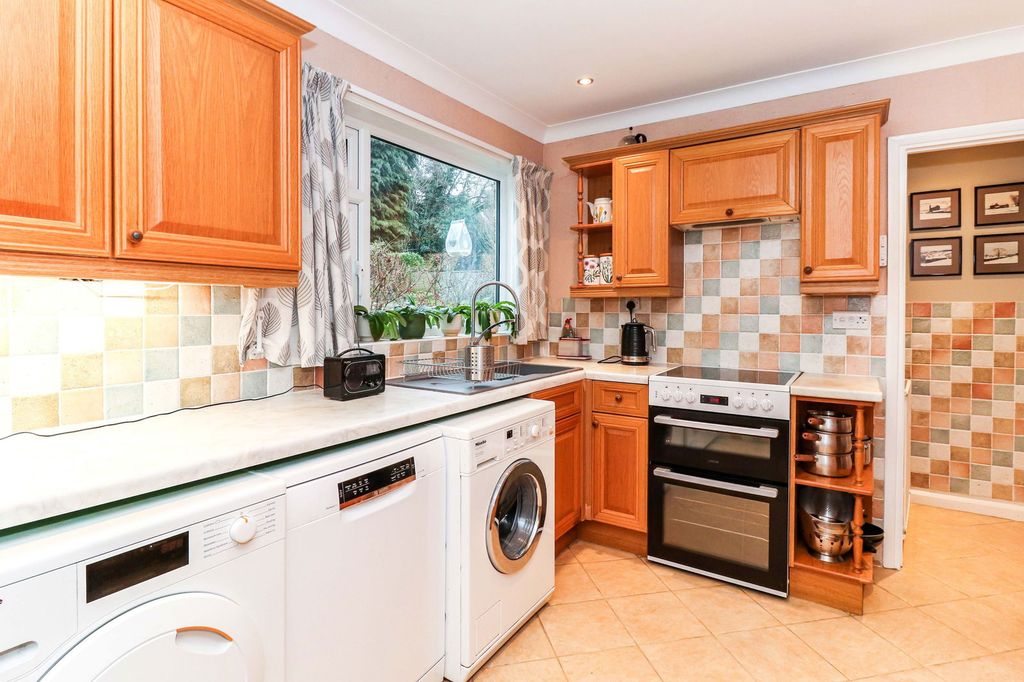 Property photo 3 of 24