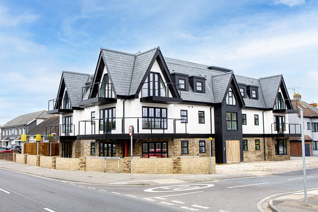 Property photo 1 of 30