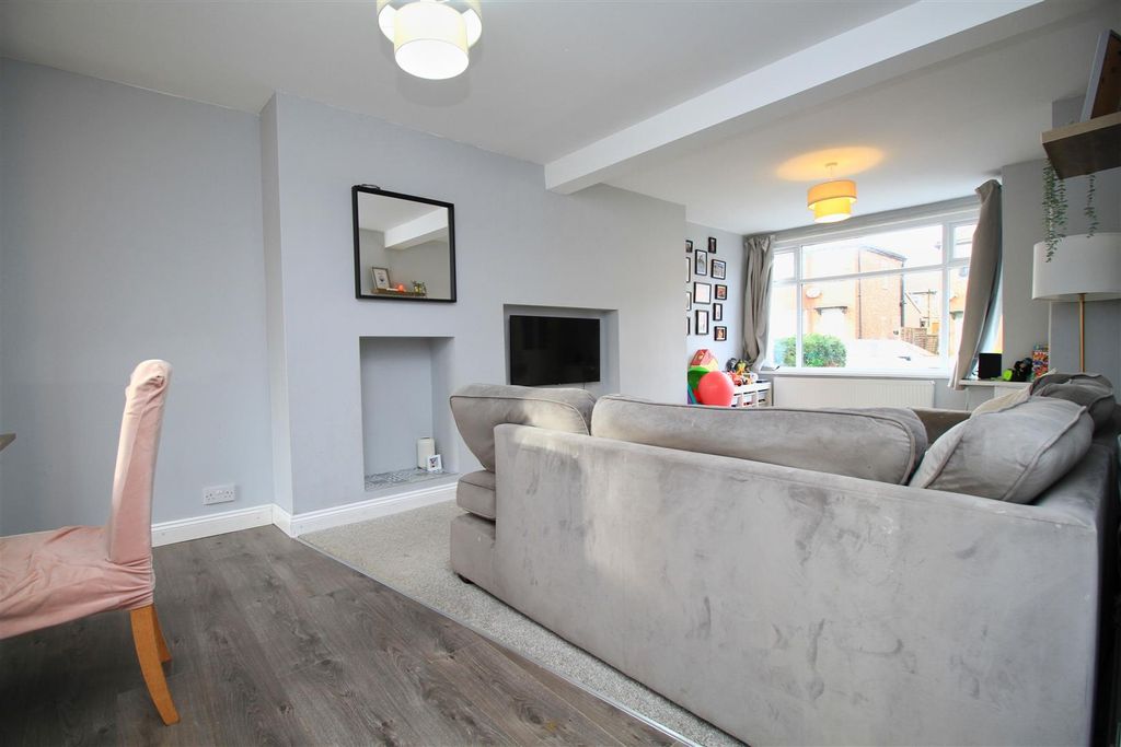 Property photo 3 of 13 Lounge..Jpg