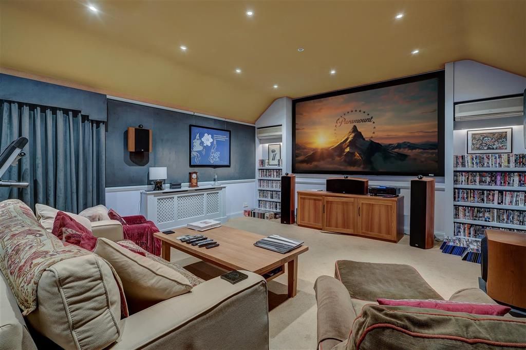 Property photo 2 of 14 Cinema Room