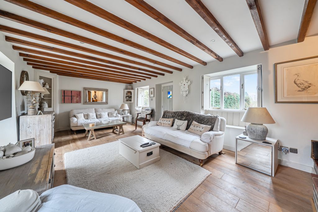 Property photo 3 of 16 140697526981F8A05Bd0F