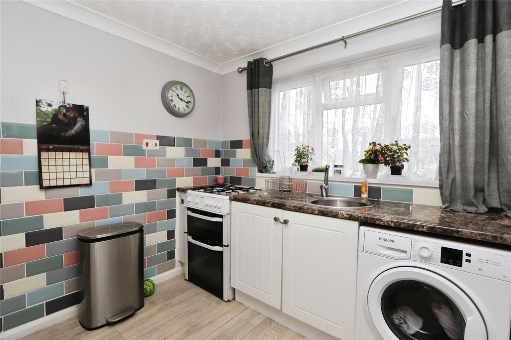 Property photo 3 of 13 Picture No. 12