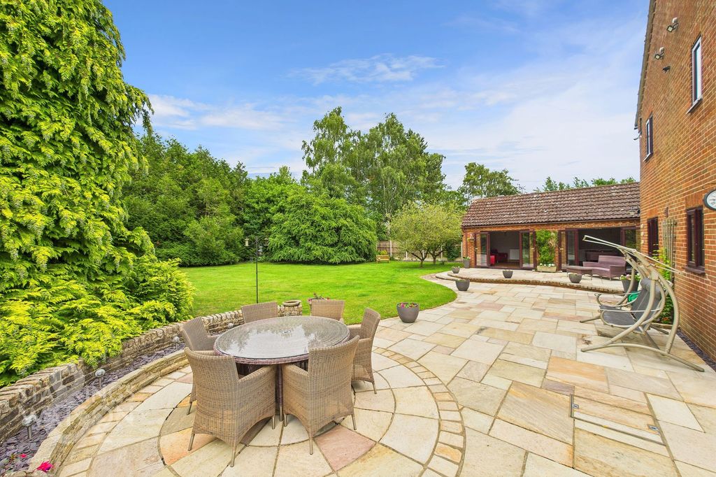 Property photo 3 of 35