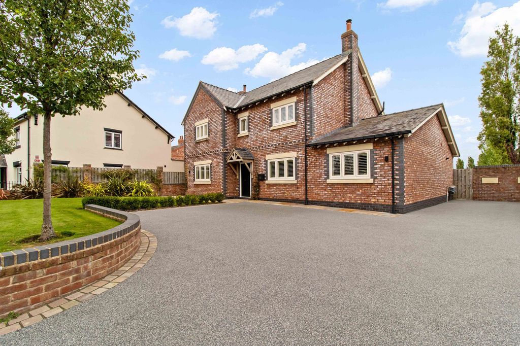 Property photo 1 of 35