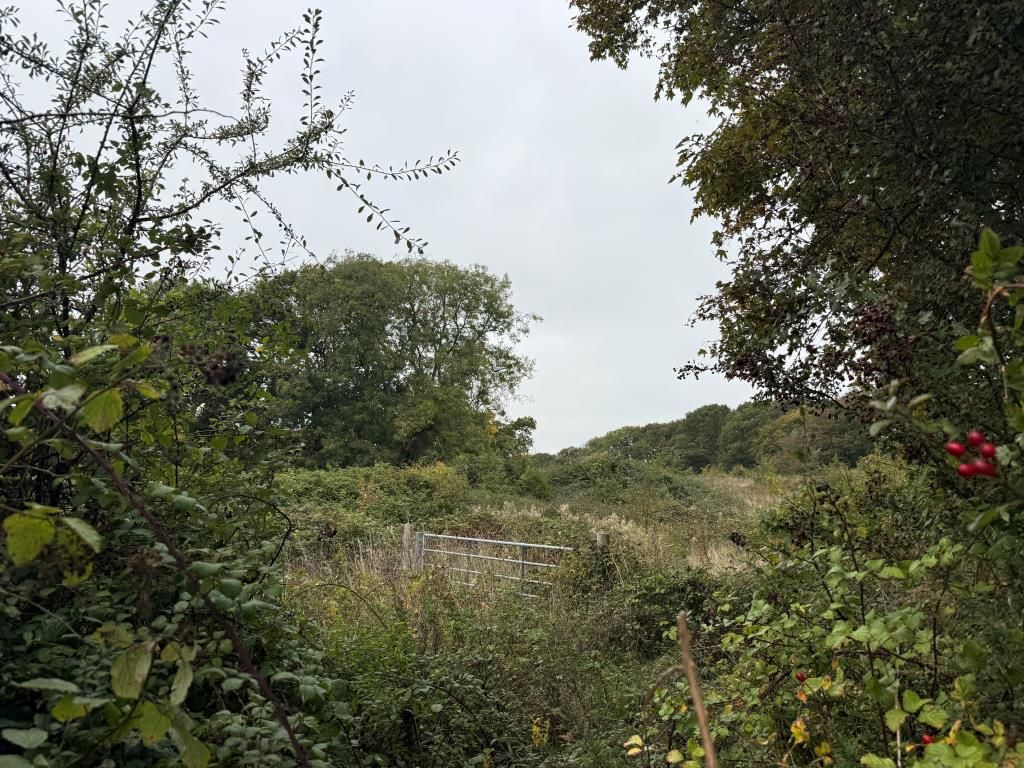 Property photo 1 of 2 Access To Field